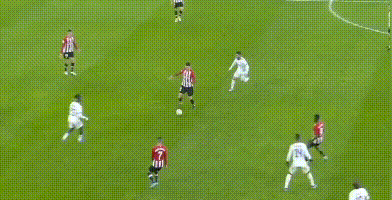 致敬，王刚庆祝足协杯冠军时背后写着：献给我们的主帅塞蒂恩