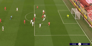 雷迪克：里夫斯在对热火首节伤到腹股沟，明天再次评估他伤情